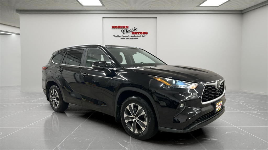 2024 Toyota Highlander XLE's photo