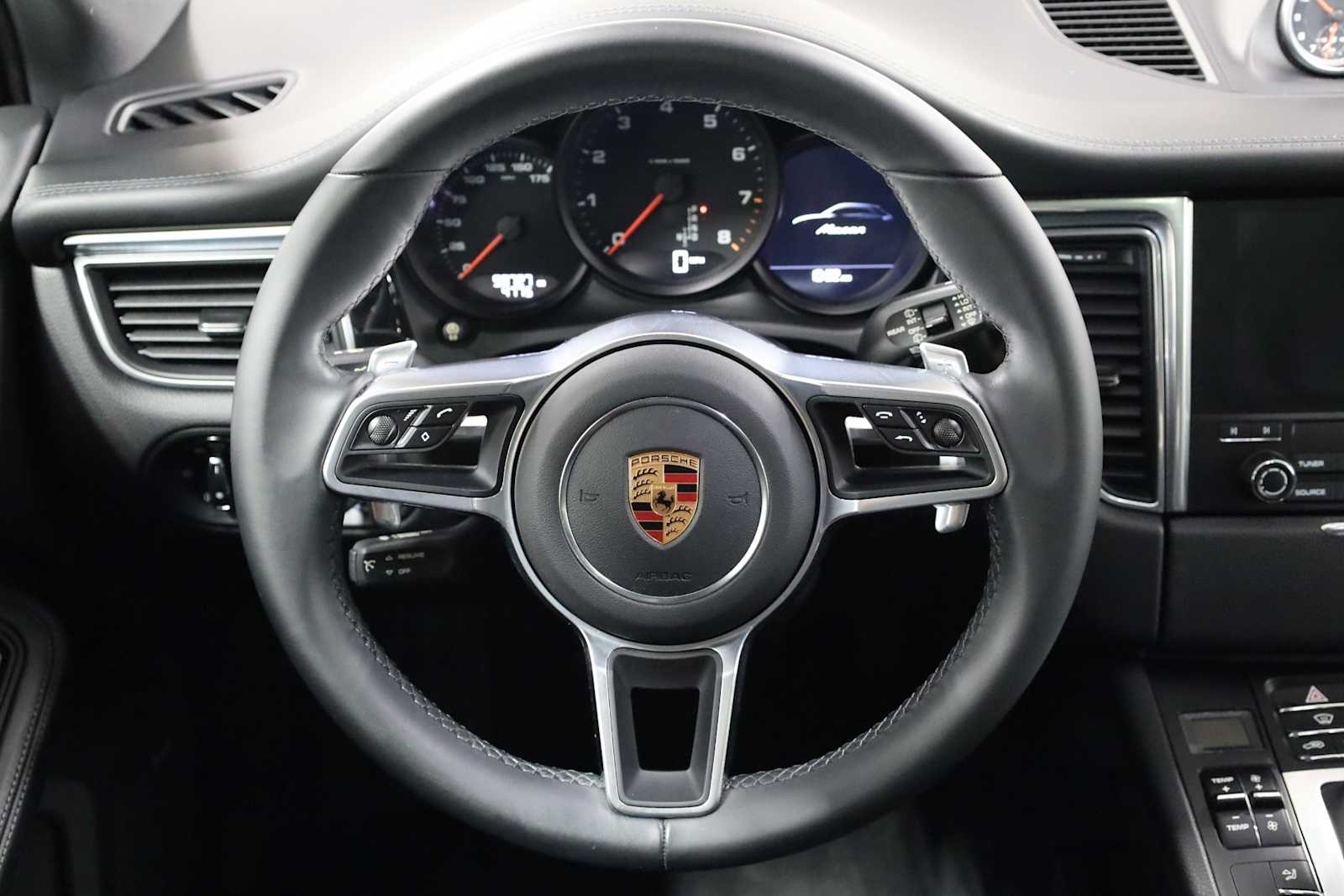 2018 Porsche Macan photo 25