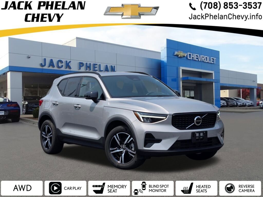 2024 Volvo XC40 Core's photo