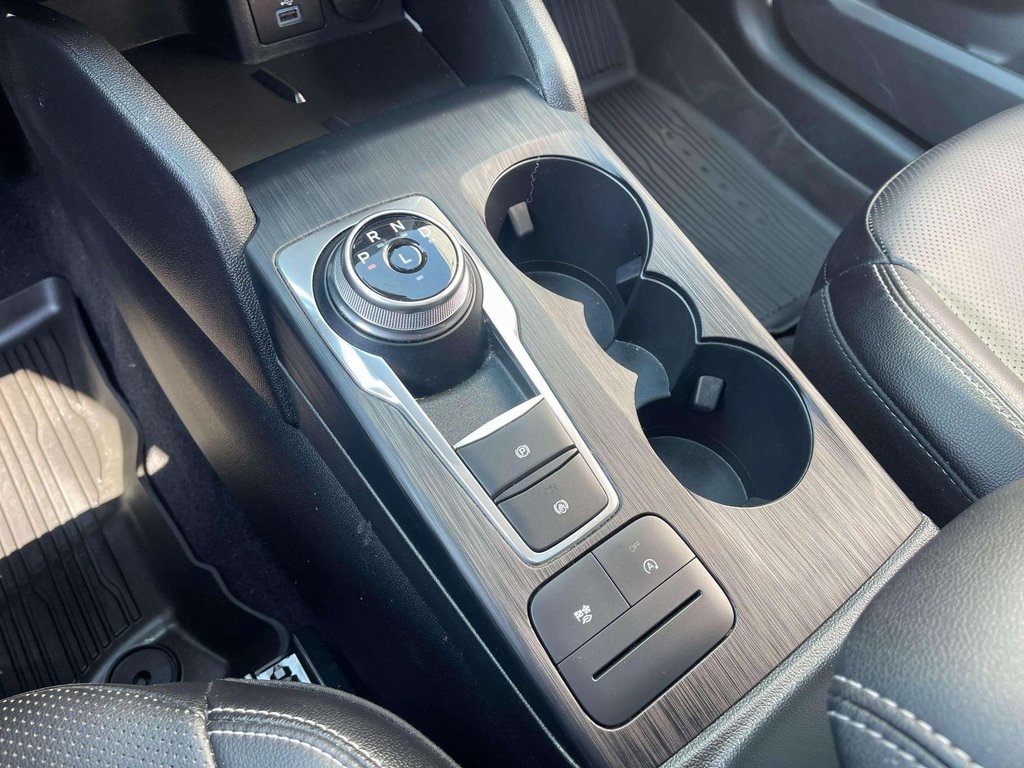 2022 Ford Escape SEL photo 15