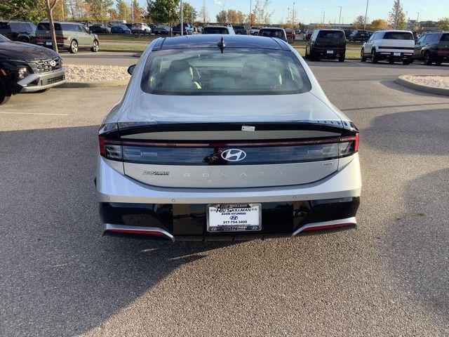 2026 Hyundai Sonata Hybrid Limited photo 4