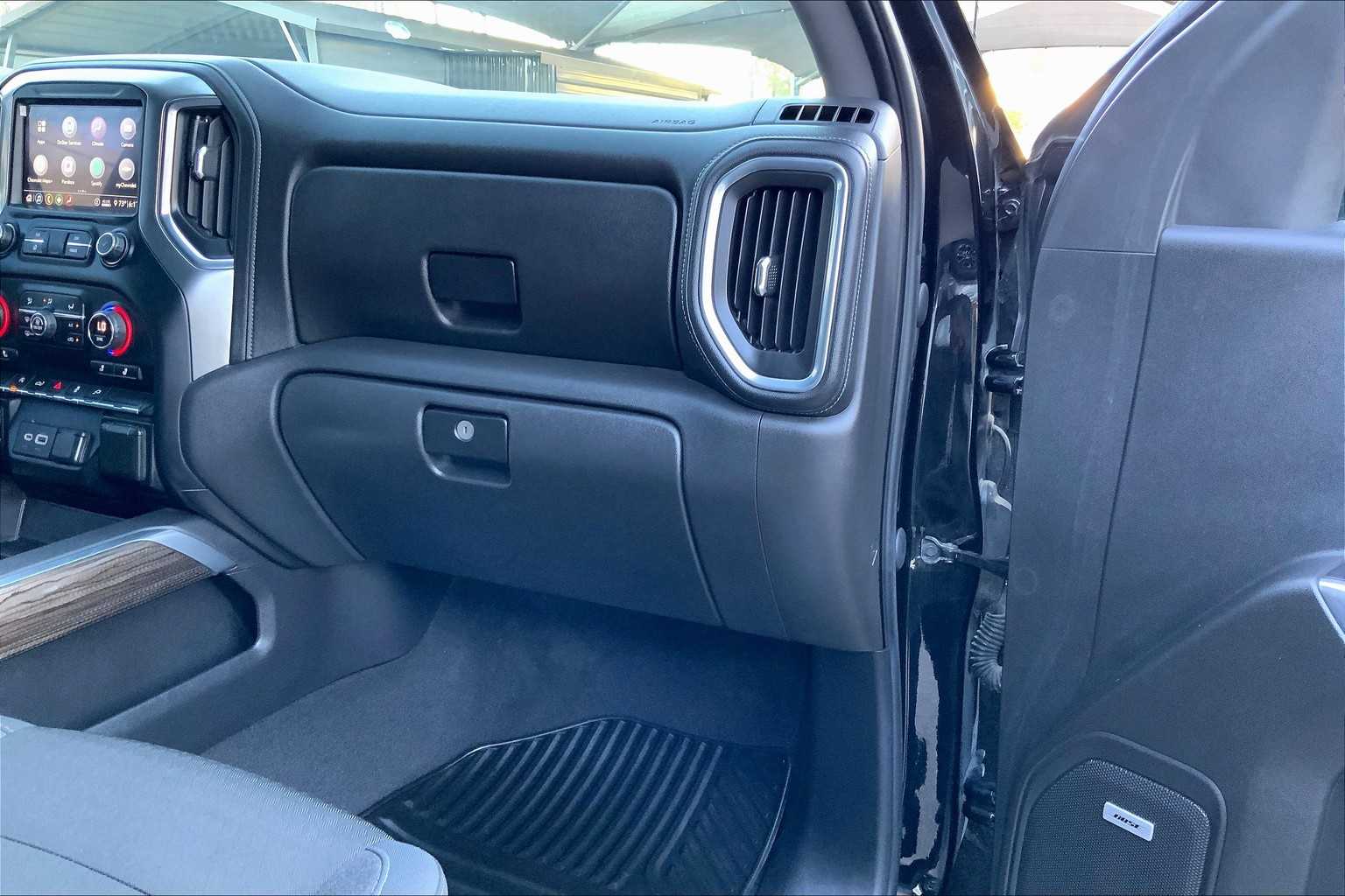 2020 Chevrolet Silverado 1500 RST photo 16