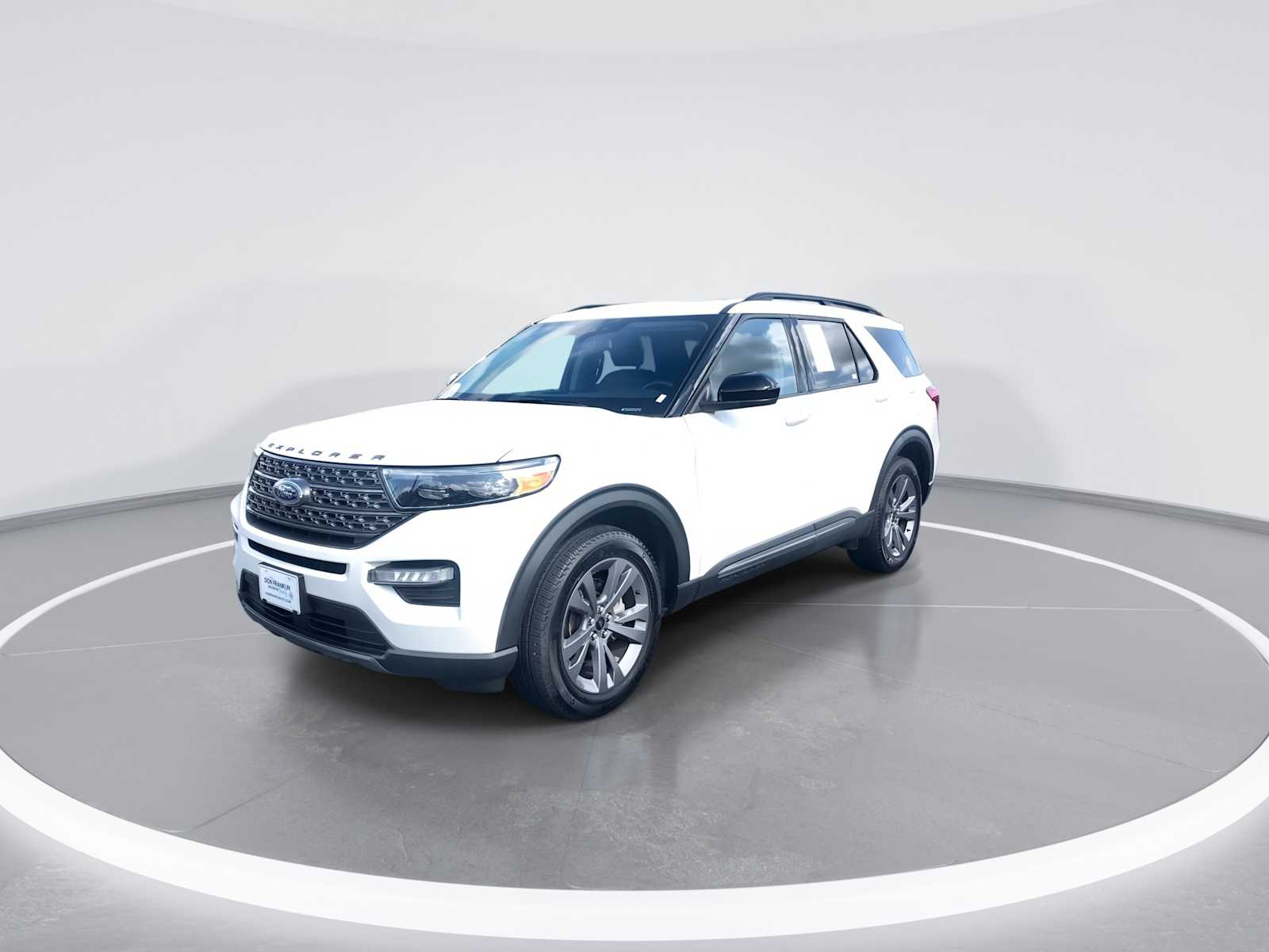 2023 Ford Explorer XLT photo 3