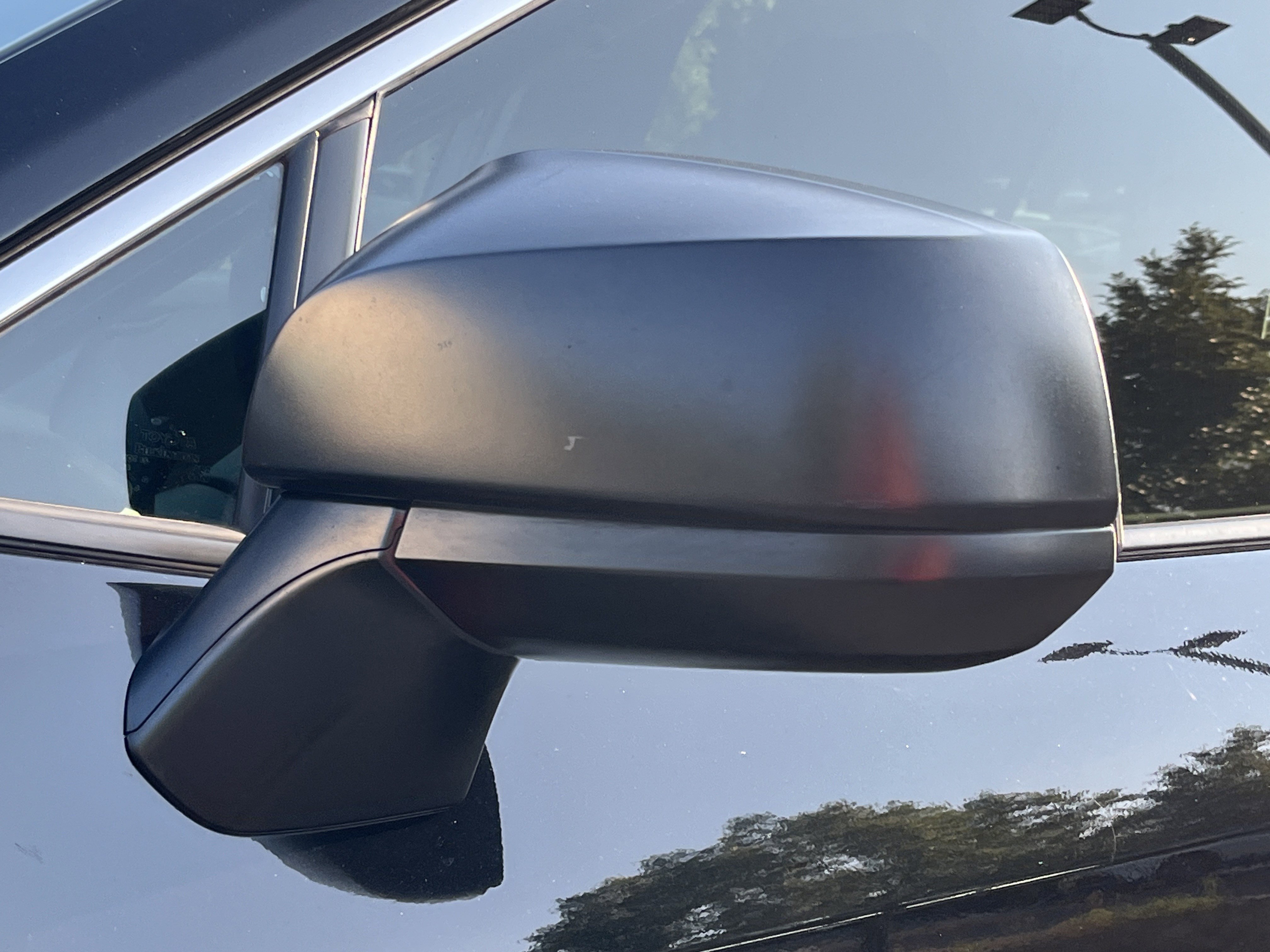 2021 Toyota RAV4 LE photo 14