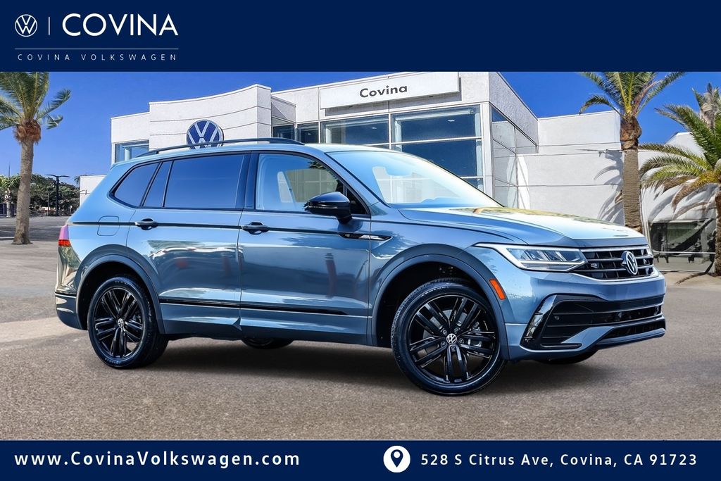 2022 Volkswagen Tiguan SE R-LINE BLACK's photo
