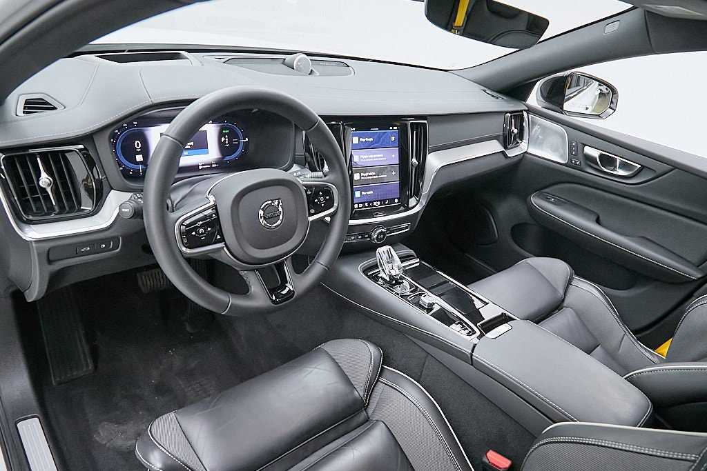 2023 VOLVO S60 - Image 14