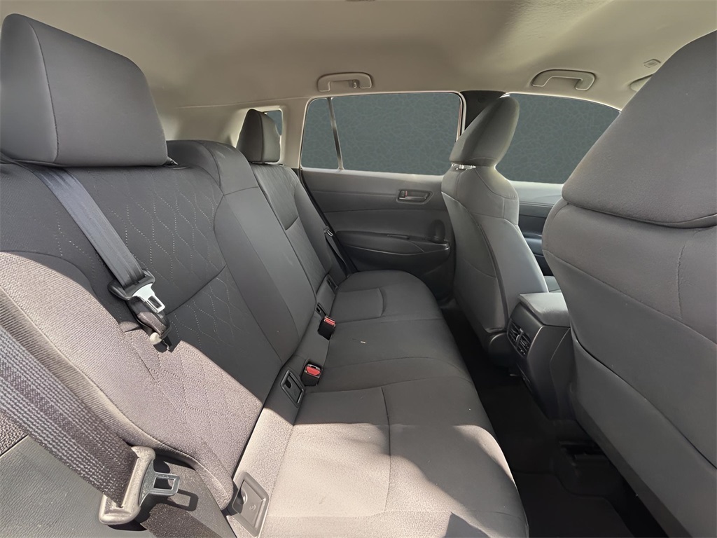 2024 Toyota Corolla Cross LE photo 11