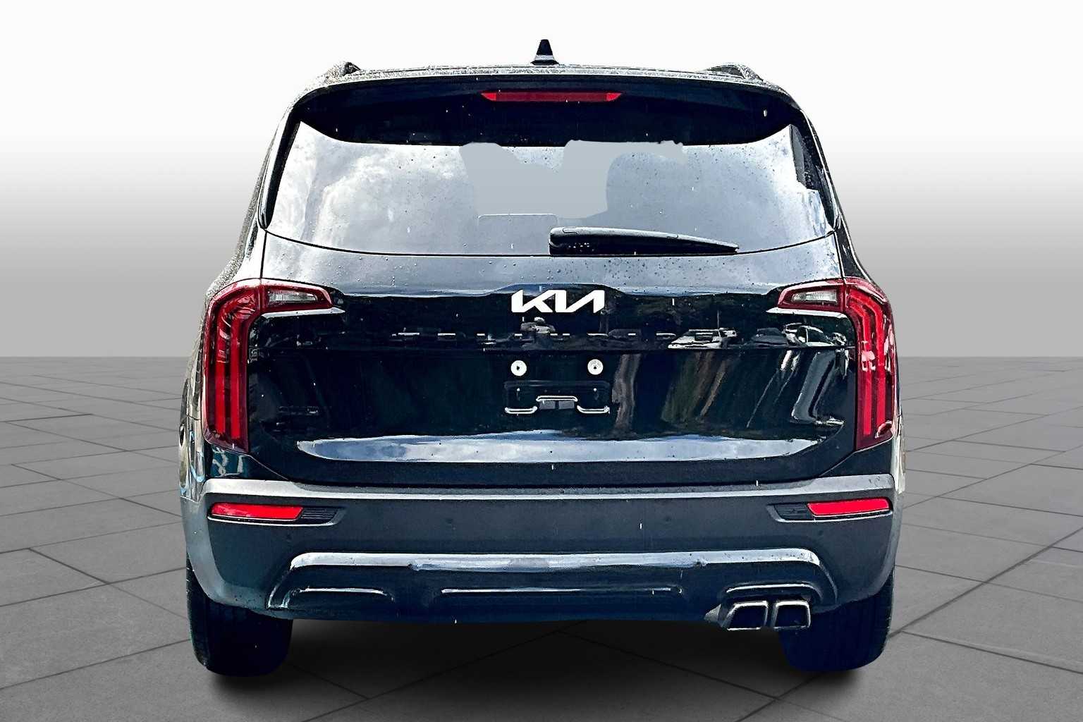2022 Kia Telluride EX photo 3