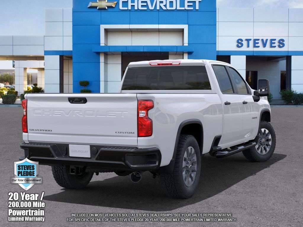 2025 Chevrolet Silverado 2500HD Custom photo 4