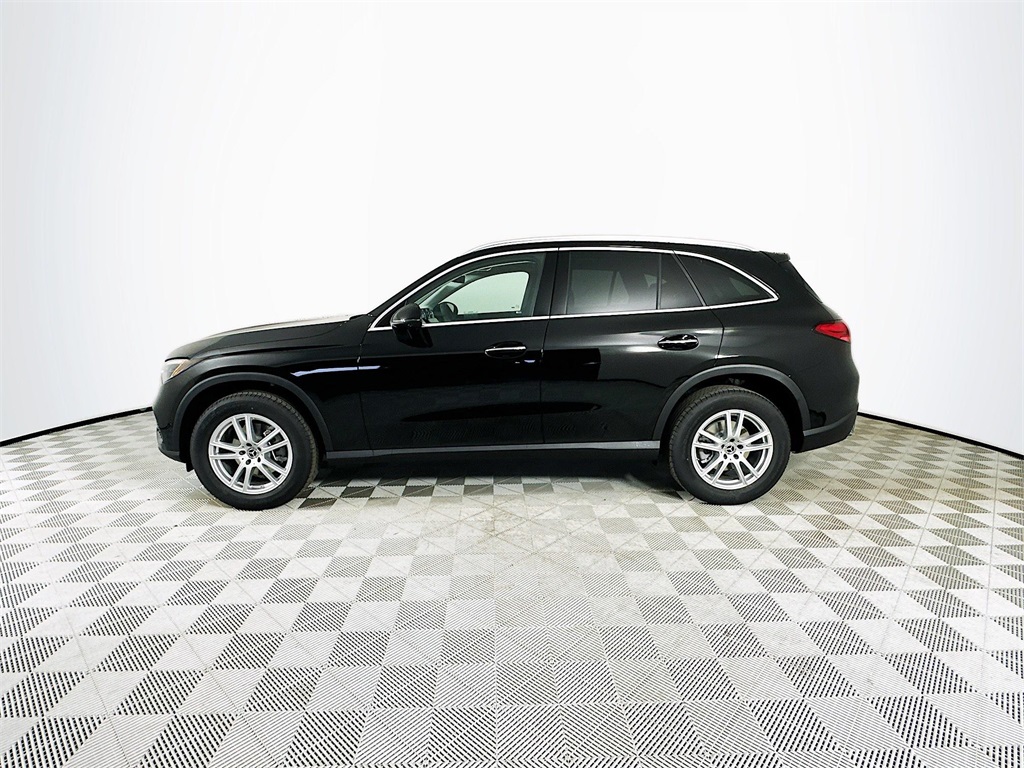 2026 Mercedes Benz GLC 300 4MATIC photo 4