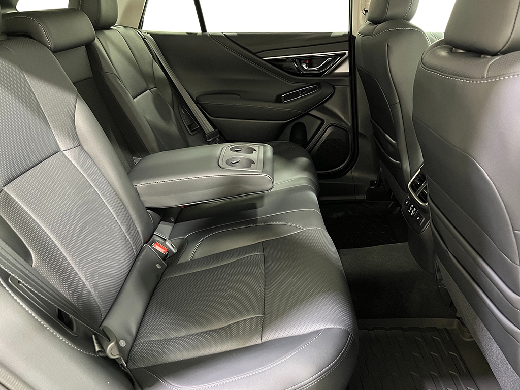 2025 Subaru Outback Limited XT photo 16