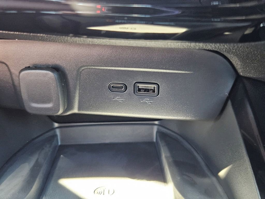 2025 Chevrolet Trax LT photo 22