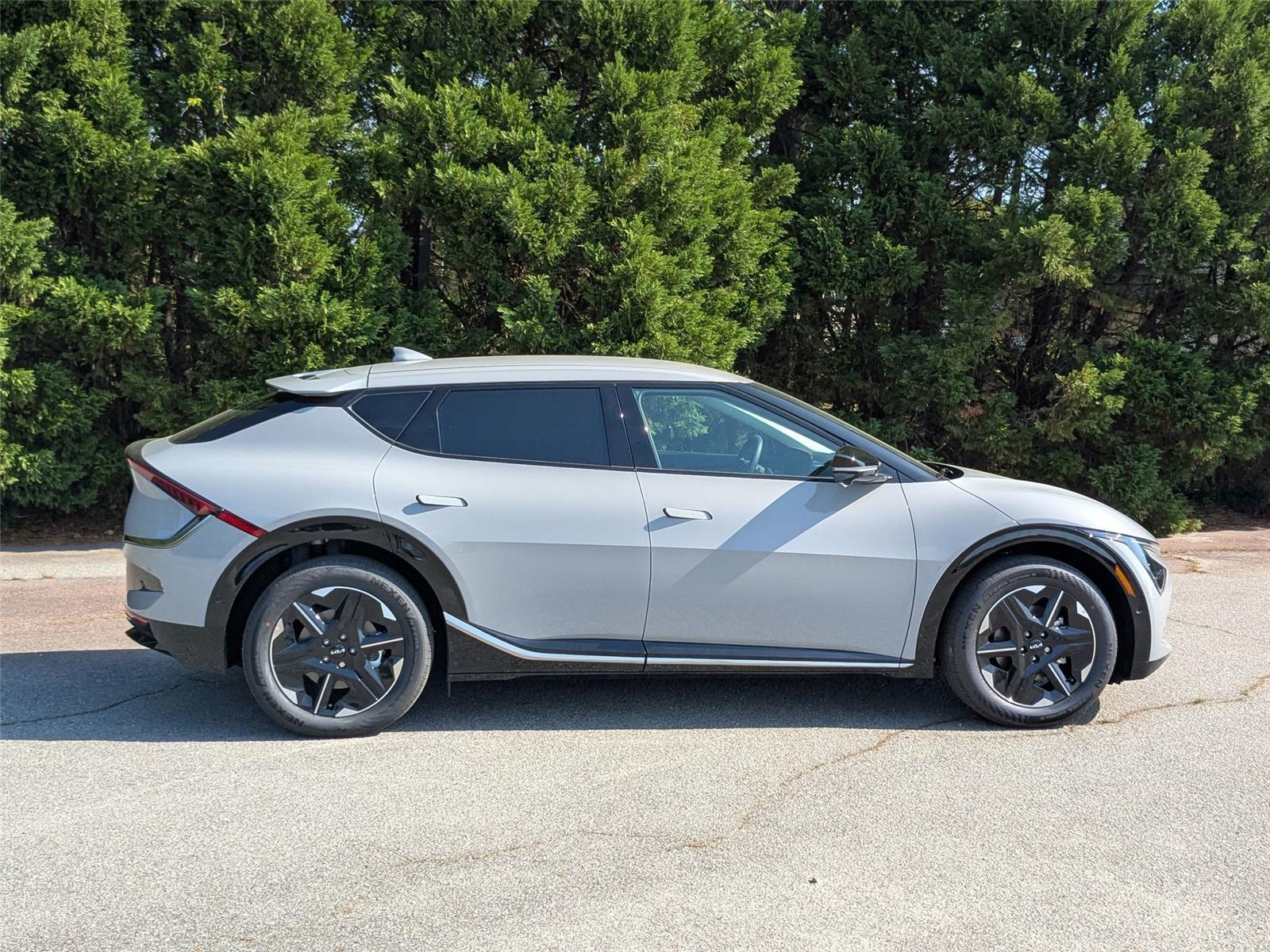 2025 Kia EV6 Wind photo 6