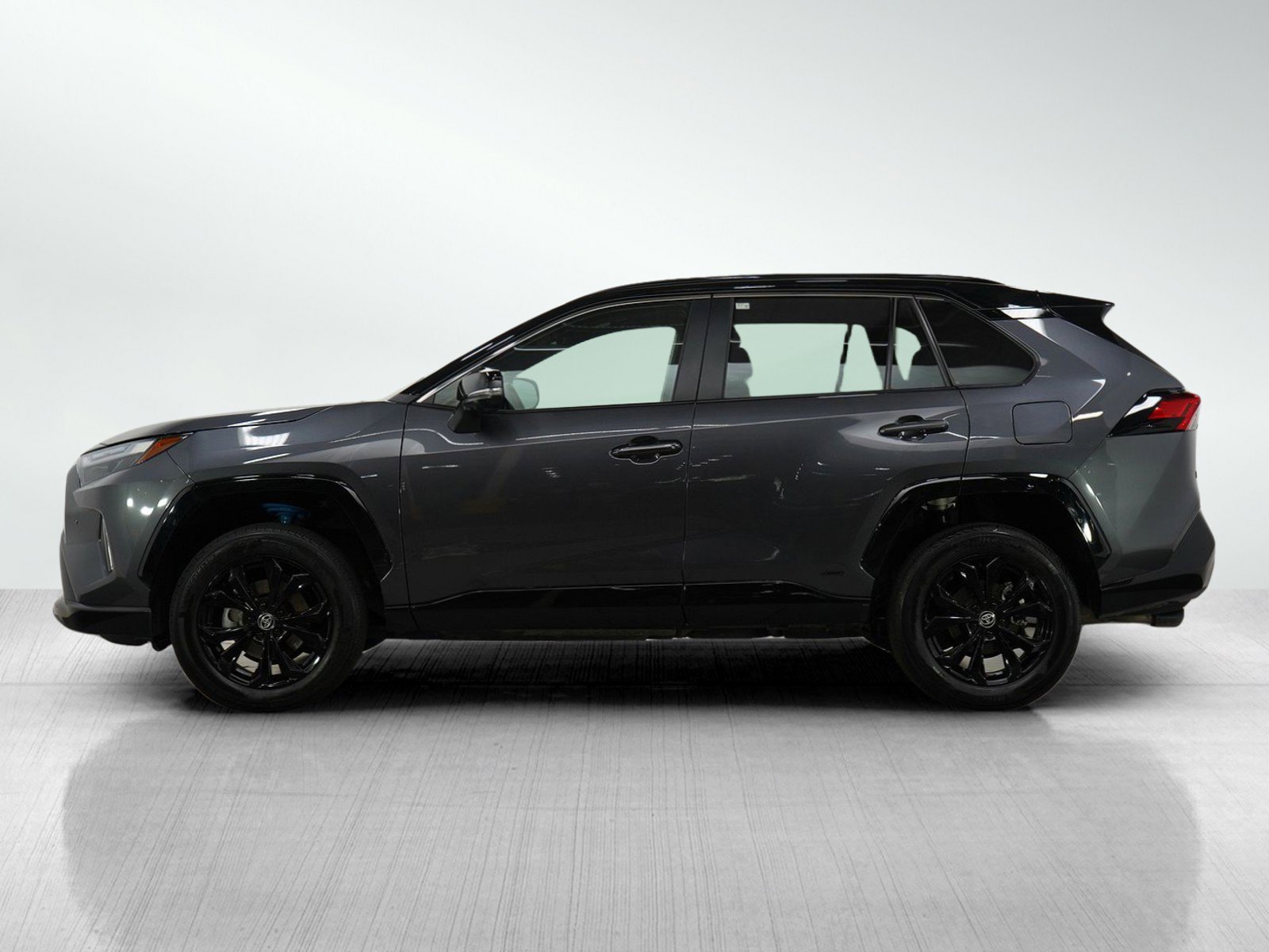 2024 Toyota RAV4 Hybrid XSE photo 2