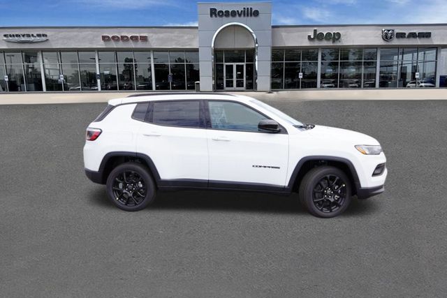 2025 Jeep Compass Latitude photo 2