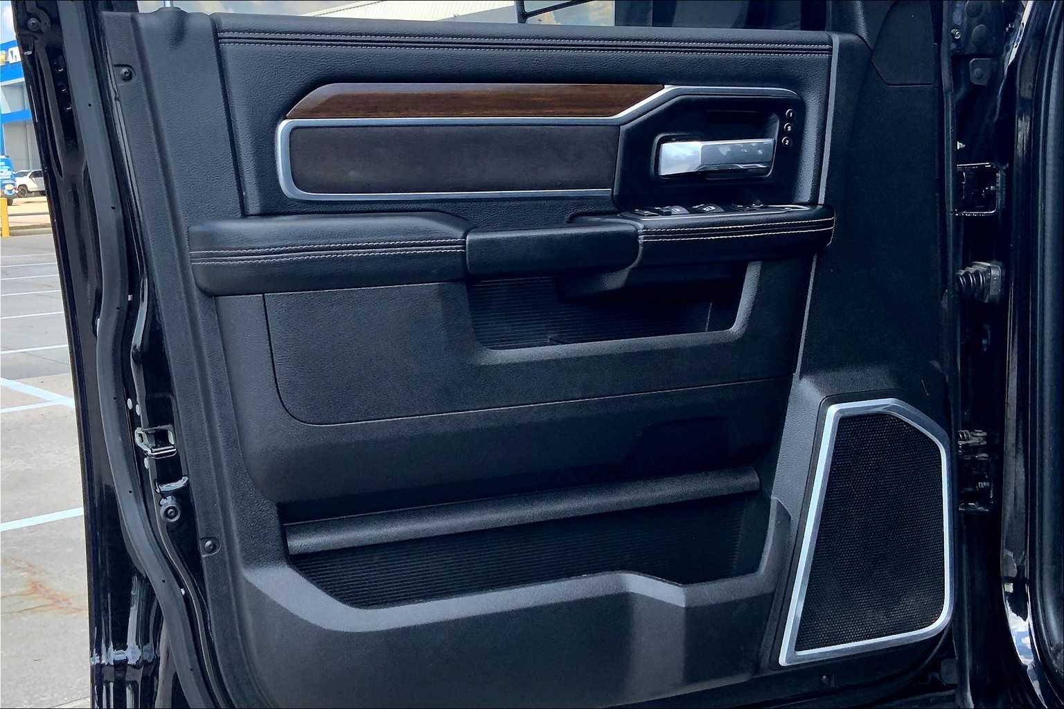 2022 Ram 2500 Laramie photo 20