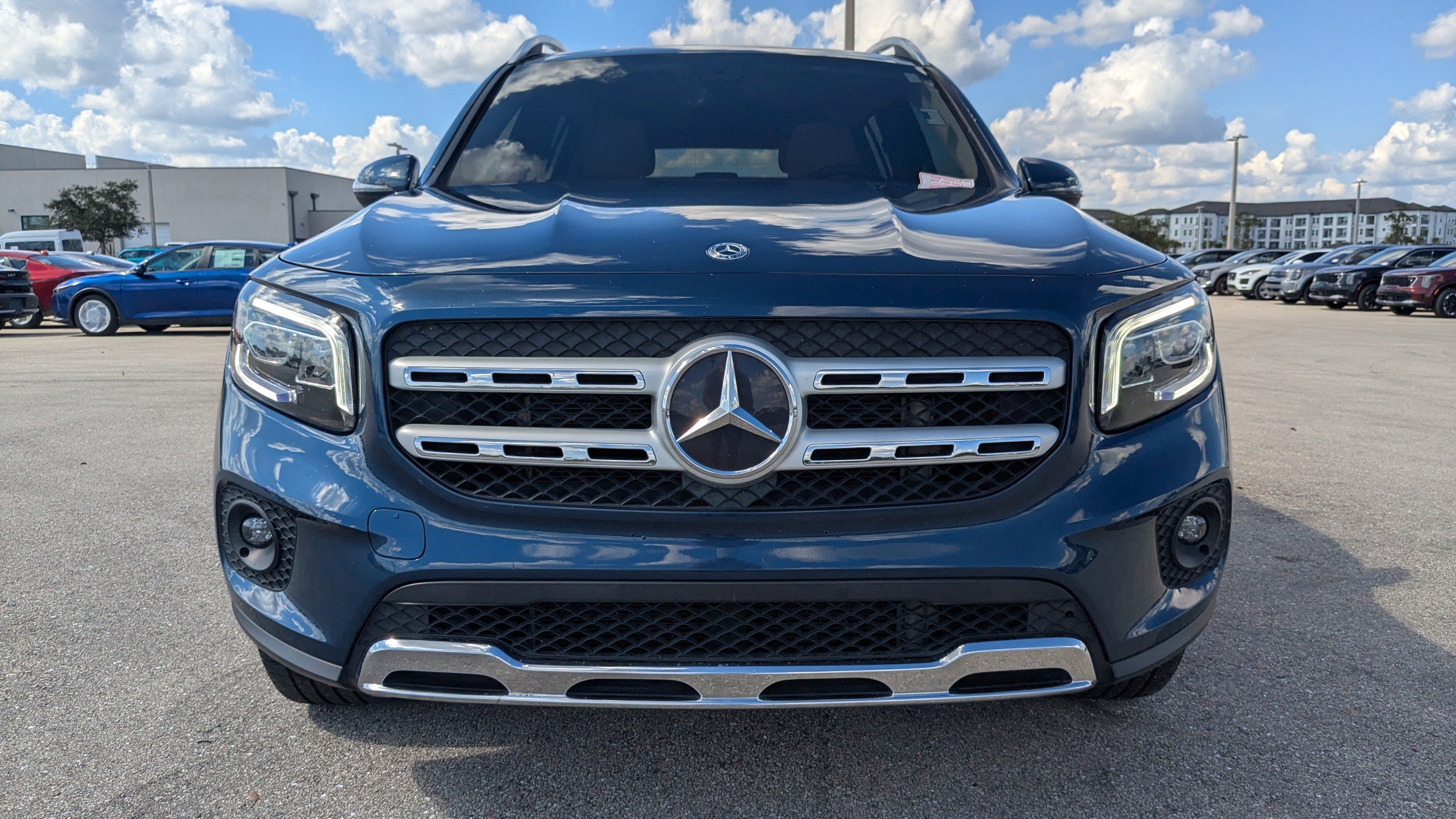 2020 Mercedes Benz GLB 250 4MATIC photo 2