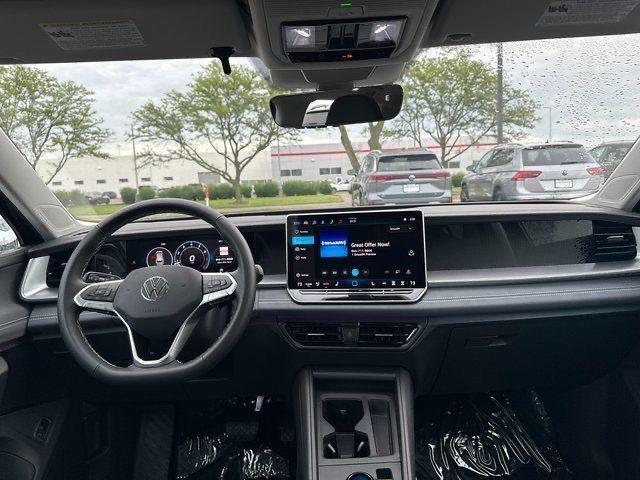 2025 Volkswagen Tiguan SE photo 16