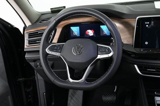 2025 Volkswagen Atlas SE Technology photo 3