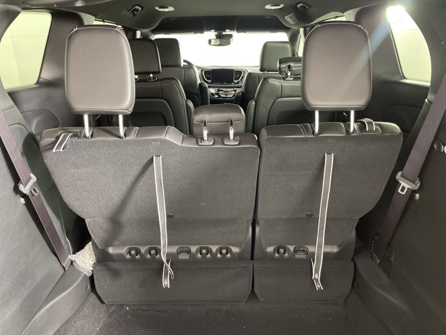 2025 Chrysler Pacifica photo 19