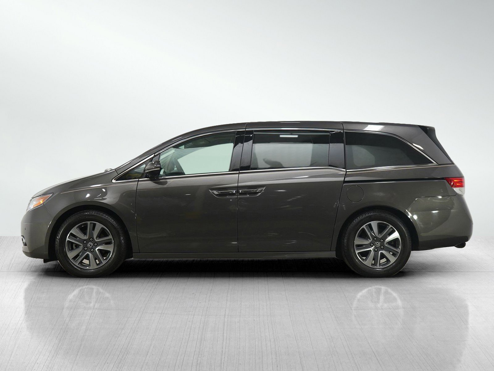Used 2016 Honda Odyssey Touring with VIN 5FNRL5H99GB014215 for sale in Burnsville, Minnesota