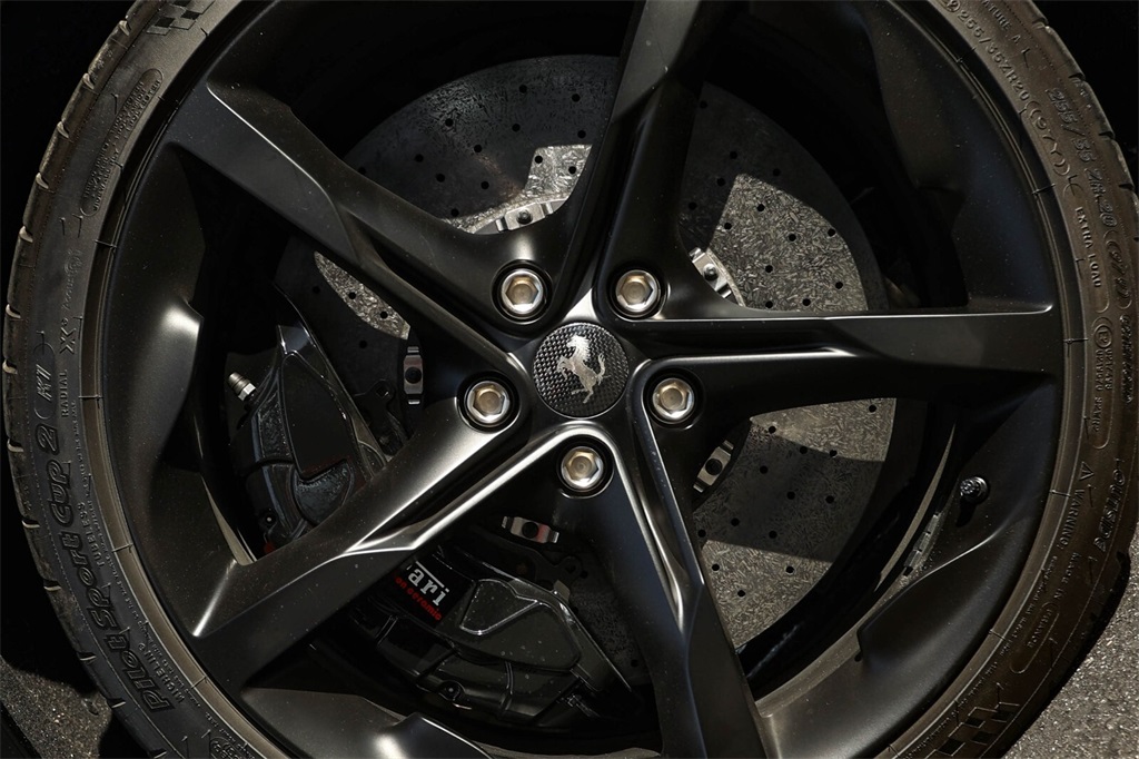 2023 Ferrari SF90 Spider Base photo 10