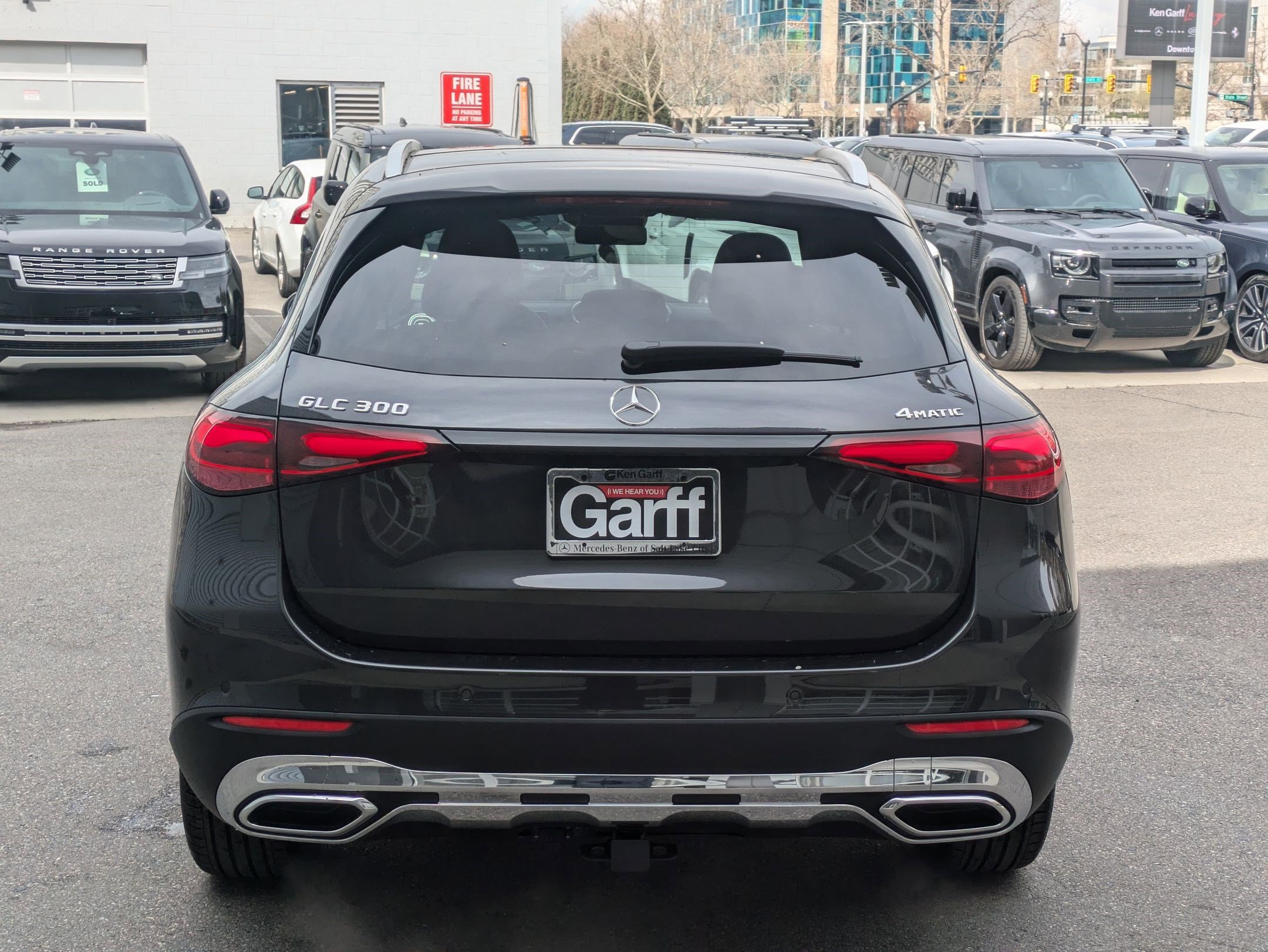 2025 Mercedes Benz GLC 300 4MATIC photo 4