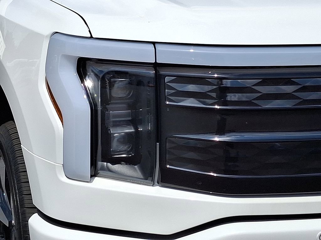 2022 Ford F-150 Lightning Platinum photo 9