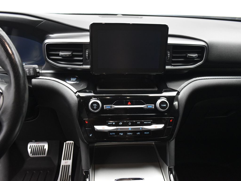 2021 Ford Explorer ST photo 12