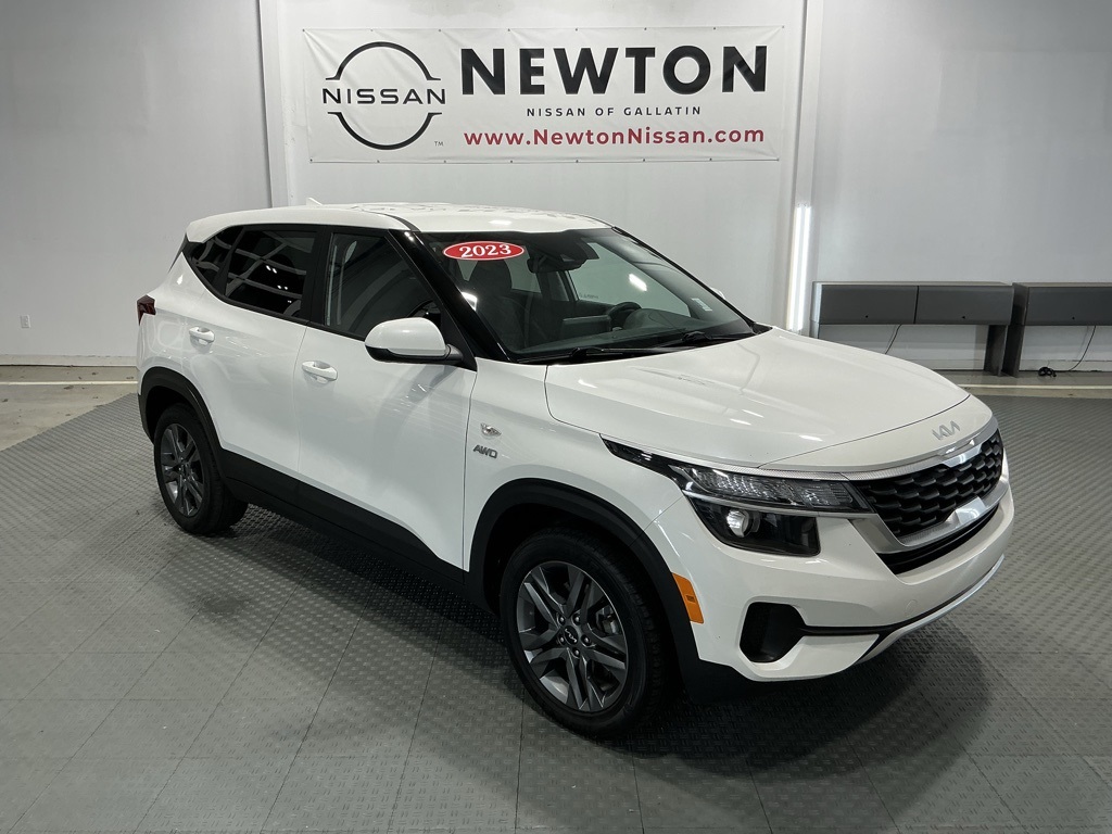 2023 Kia Seltos LX's photo