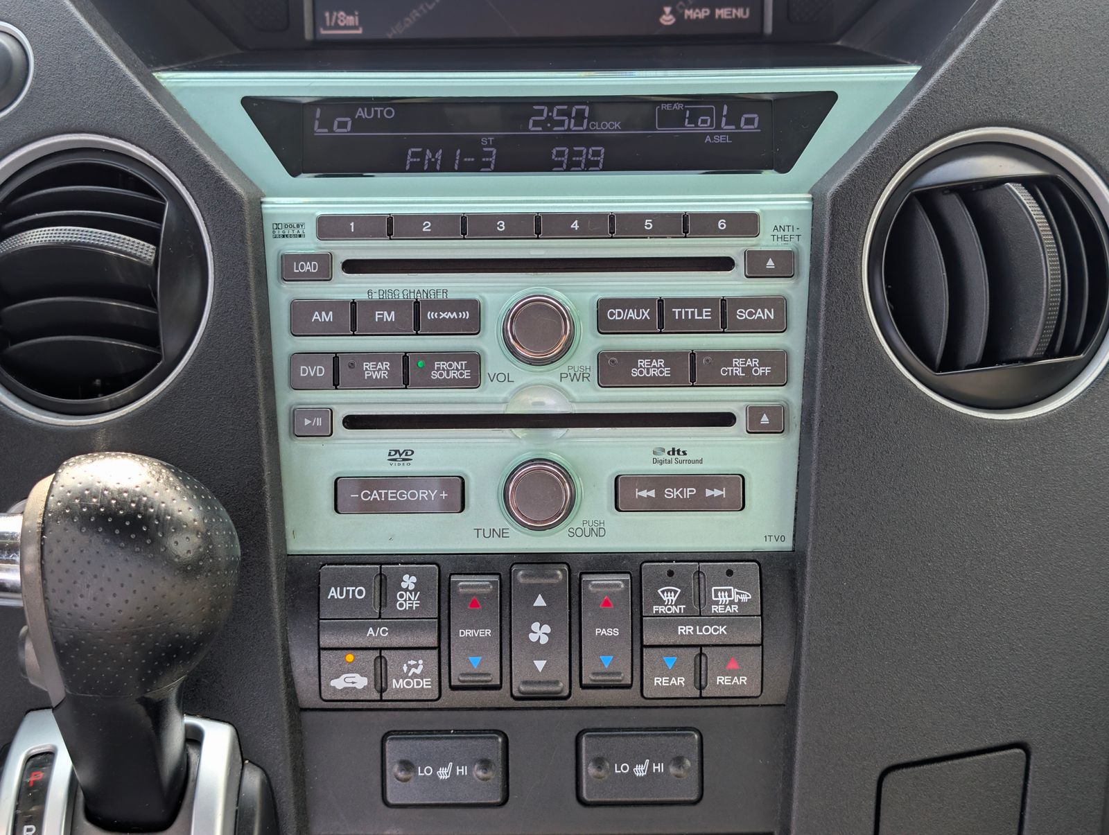 2011 Honda Pilot Touring photo 24