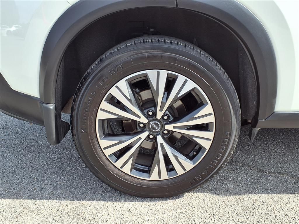 2023 Nissan Rogue SV photo 4