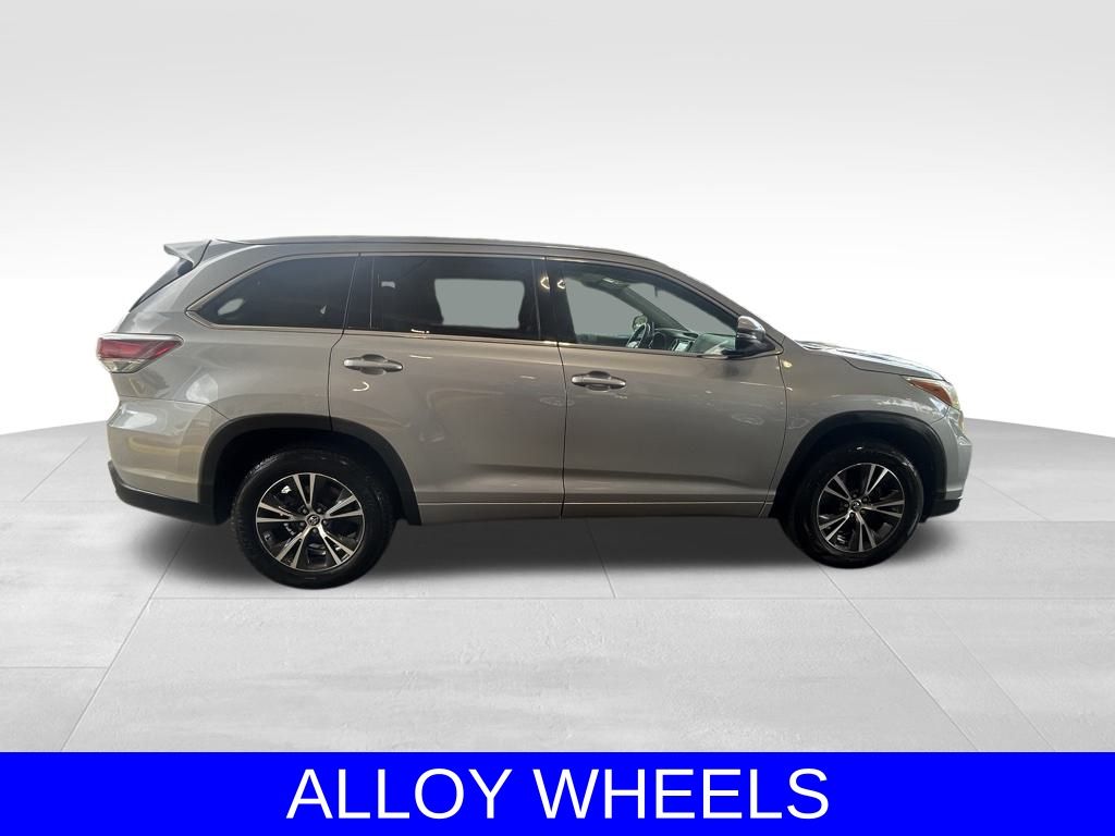 2016 Toyota Highlander Base Hybrid photo 3