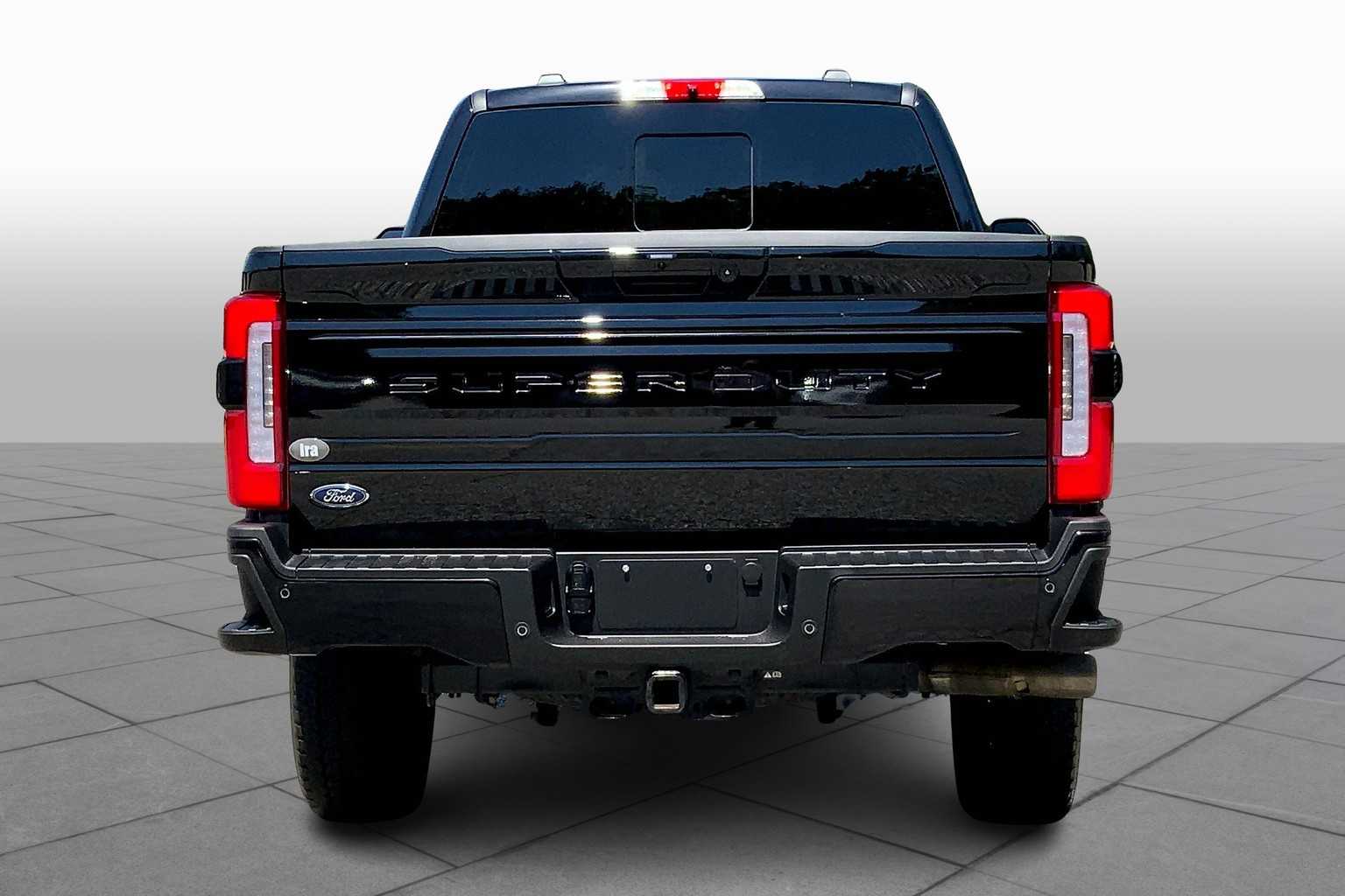2025 Ford F-350 Platinum photo 4
