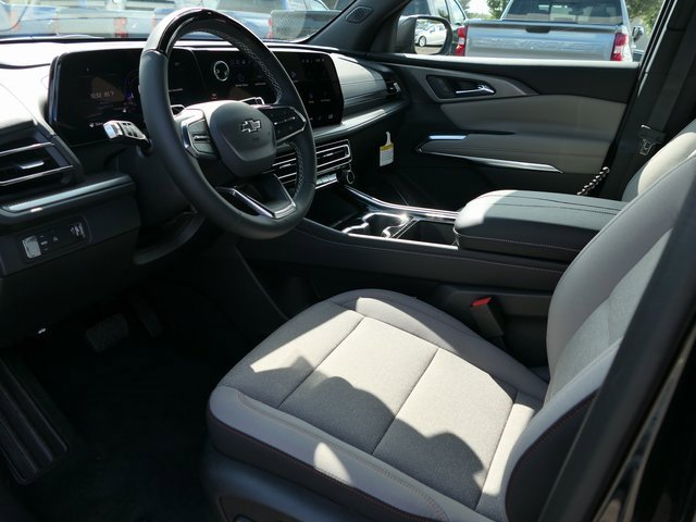 2026 Chevrolet Traverse photo 7