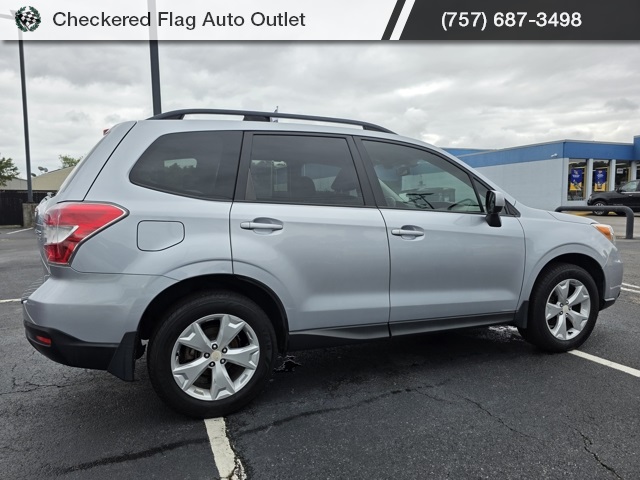 2016 Subaru Forester 2.5i Premium photo 7