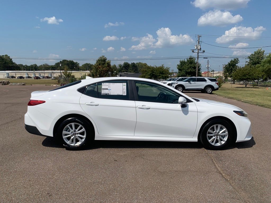 2026 Toyota Camry LE photo 8