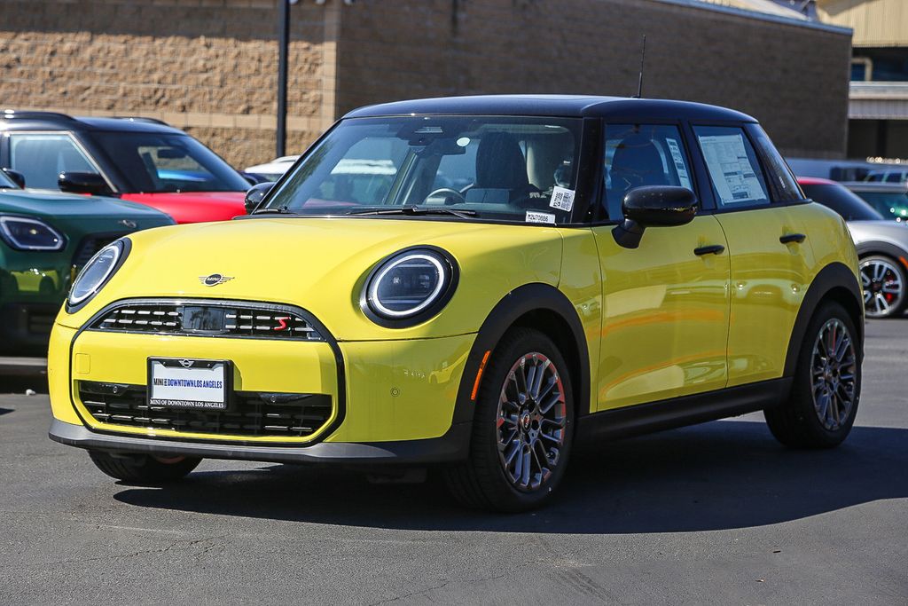 2025 Mini Cooper 4 Door Hardtop Signature photo 3