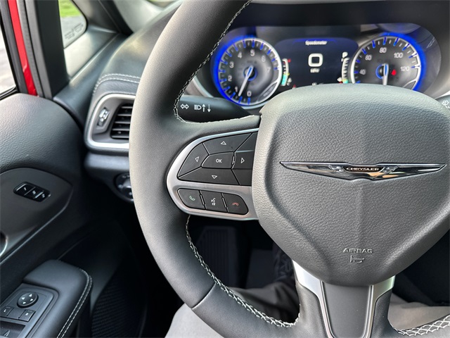 2025 Chrysler Pacifica photo 35