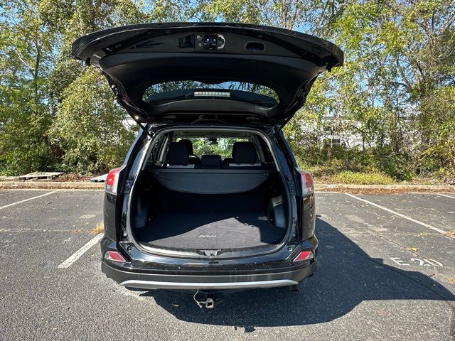 2017 Toyota RAV4 XLE photo 11
