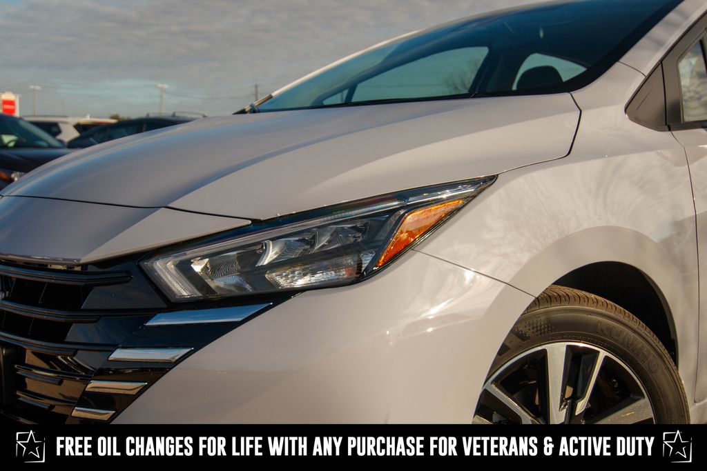 2025 Nissan Versa SV photo 2