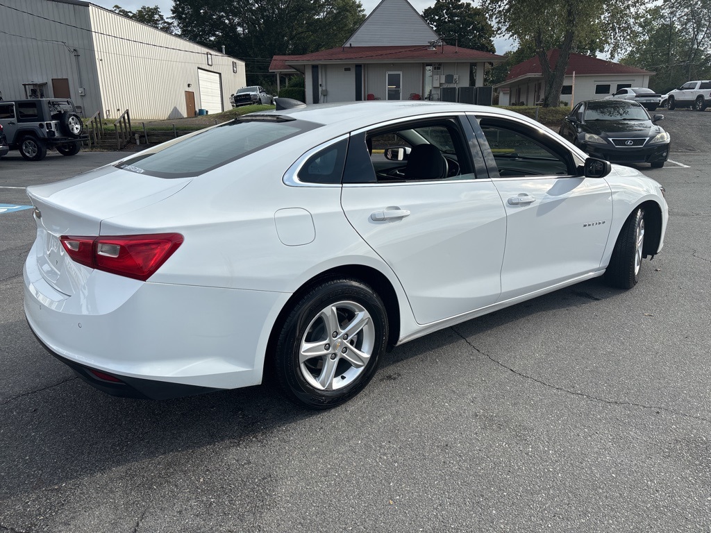 2023 Chevrolet Malibu LS photo 3
