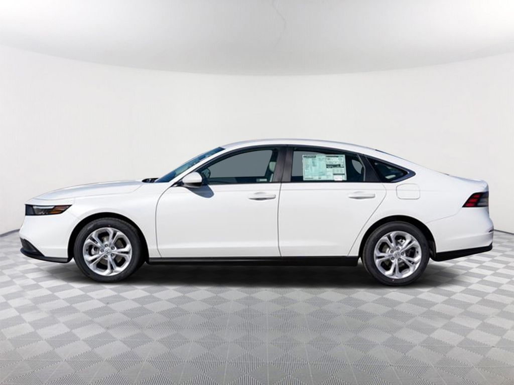 2025 Honda Accord LX photo 4