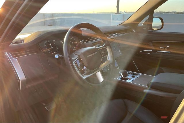 2023 Land Rover Range Rover SE photo 7