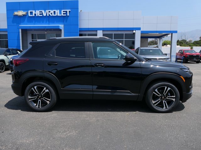 2026 Chevrolet Trailblazer LT photo 2