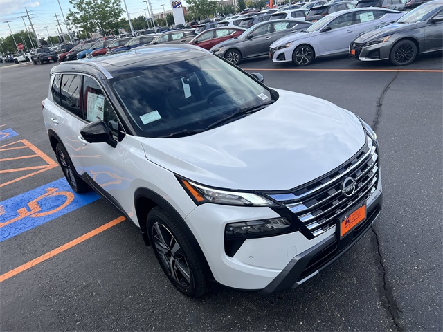 2025 Nissan Rogue SL photo 2