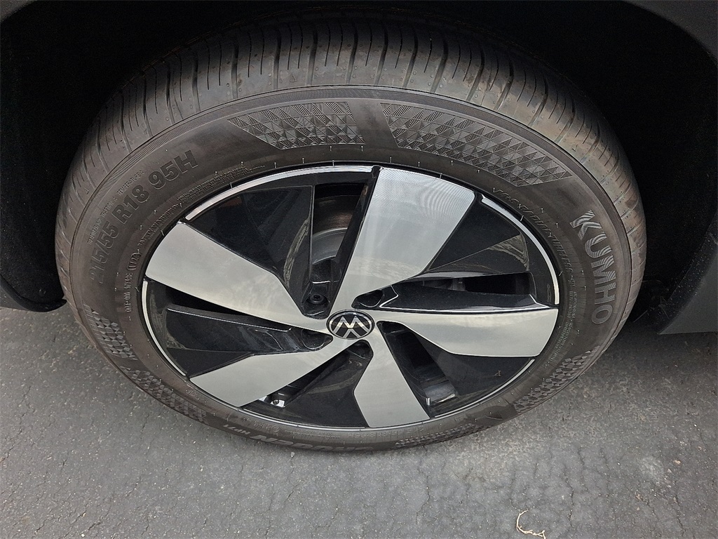2025 Volkswagen Taos S photo 4