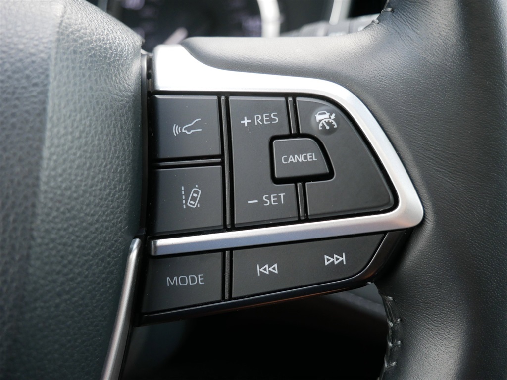 2024 Toyota Highlander XSE photo 25