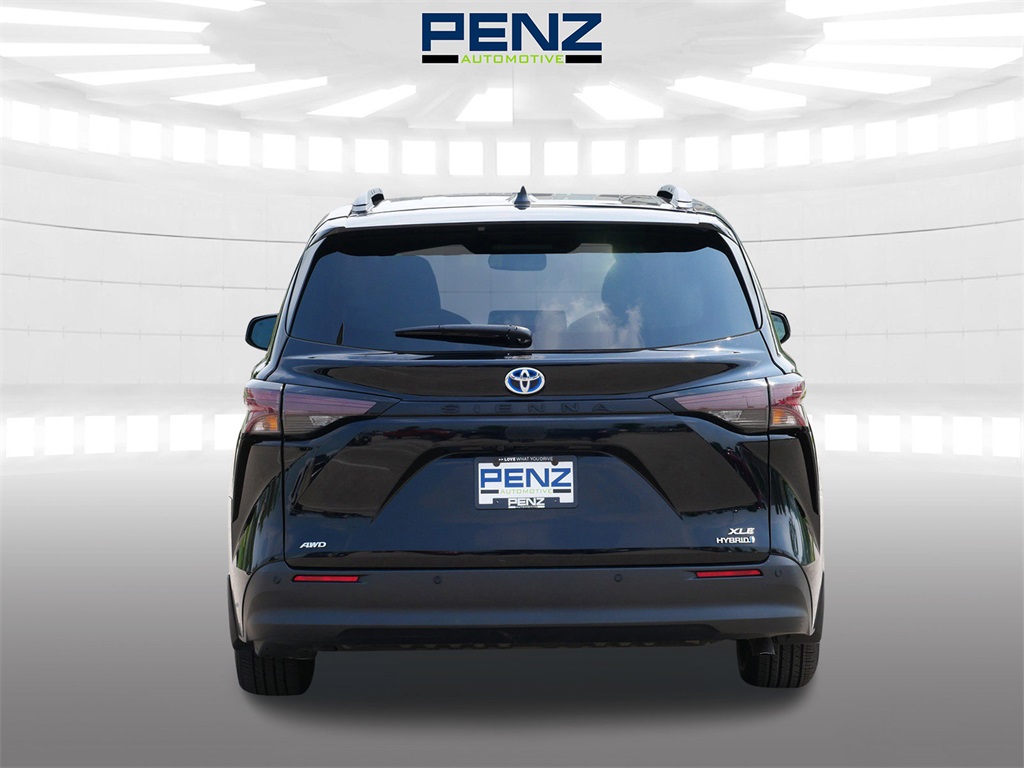 2024 Toyota Sienna XLE photo 4