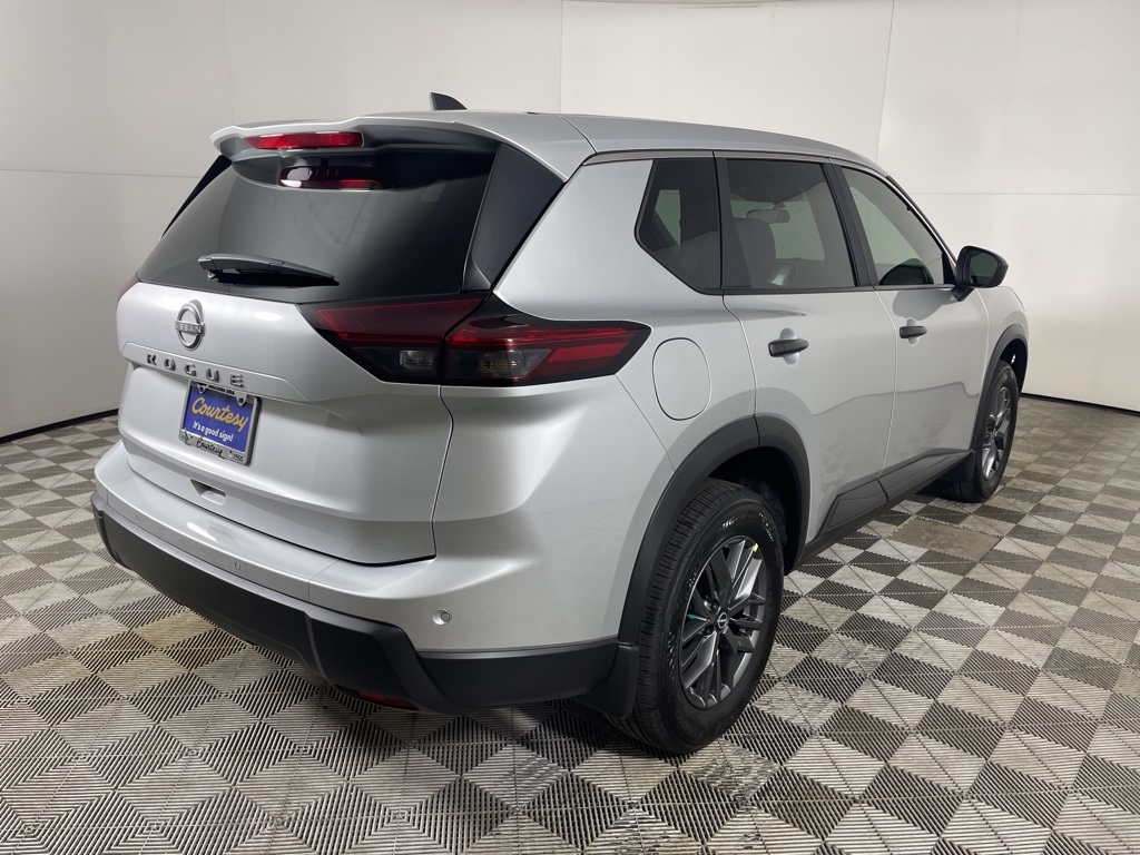 2025 Nissan Rogue S photo 7